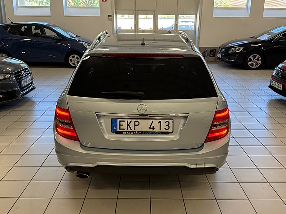 Mercedes-Benz C220 4 of 22