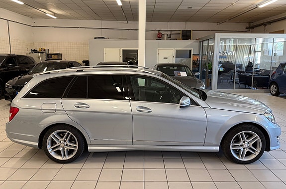 Mercedes-Benz C220 2 of 22