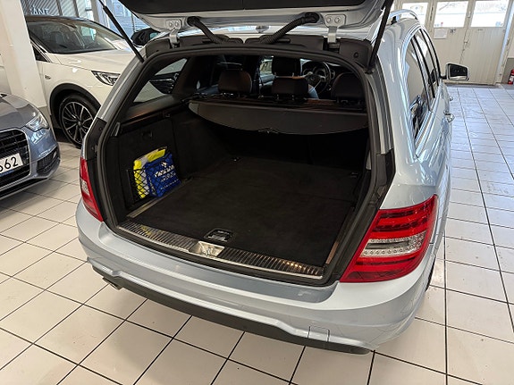 Mercedes-Benz C220 20 of 22