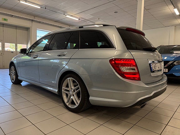 Mercedes-Benz C220 5 of 22