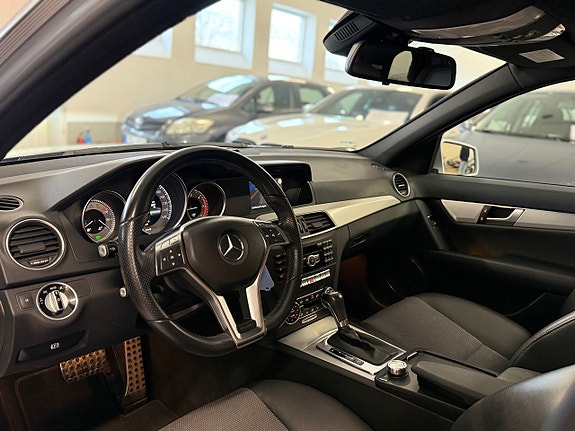 Mercedes-Benz C220 9 of 22