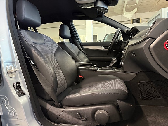 Mercedes-Benz C220 16 of 22