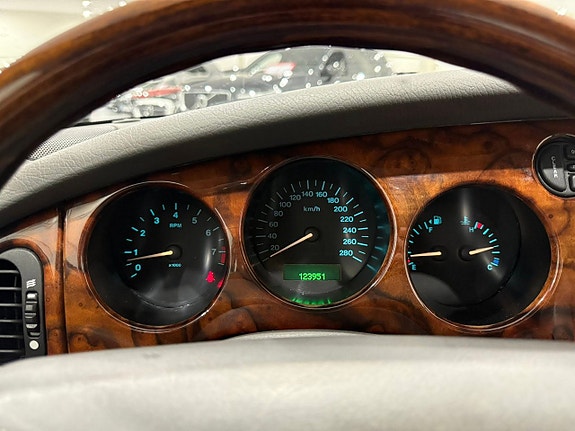 Jaguar XK 13 of 14