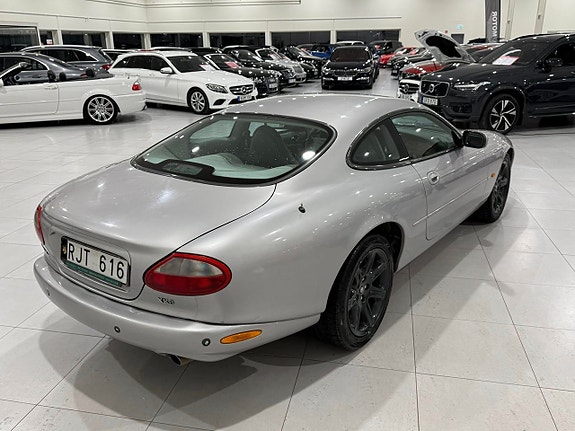 Jaguar XK 6 of 14