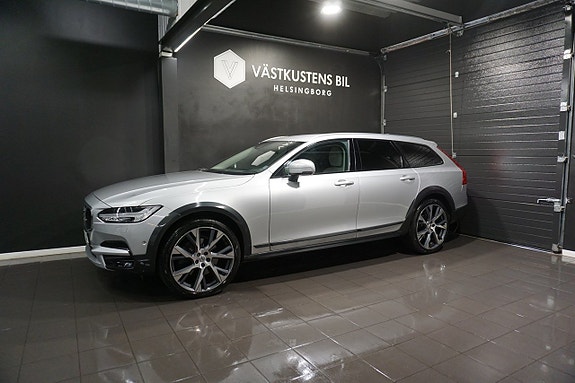 Volvo V90 Cross Country 3 of 5