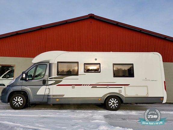 Adria CORAL S 670 SLT Långbädd. Toa & dusch bak.
