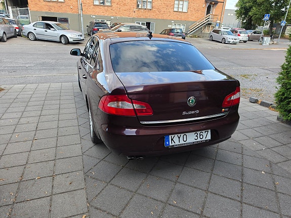 Skoda Superb 15 of 21