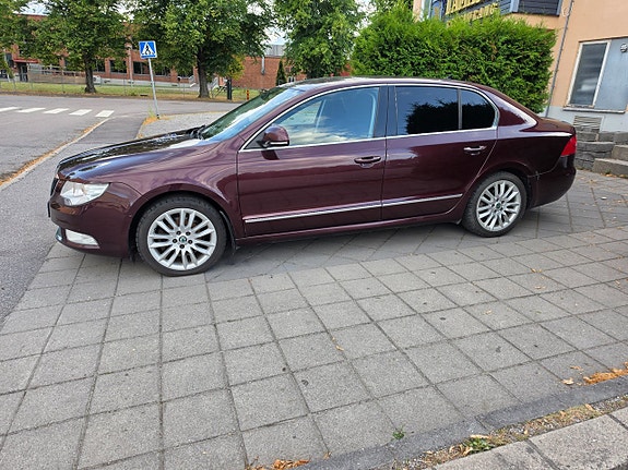 Skoda Superb 9 of 21