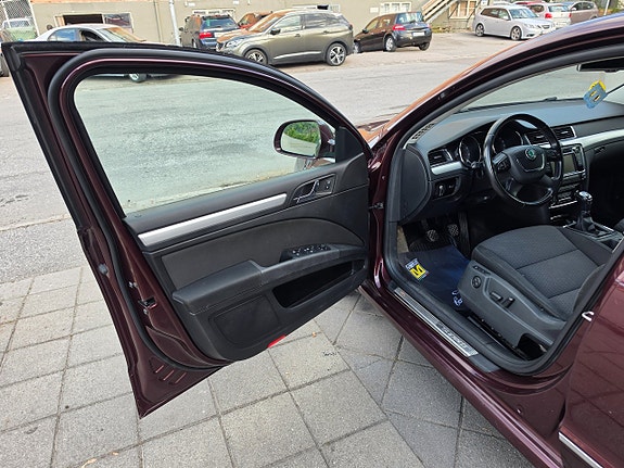 Skoda Superb 10 of 21
