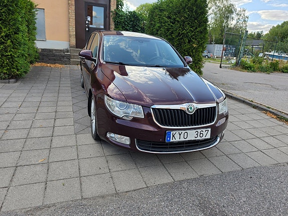 Skoda Superb 16 of 21