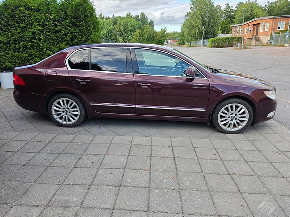Skoda Superb 8 of 21