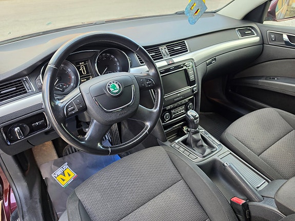 Skoda Superb 11 of 21