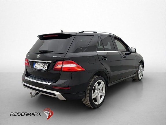 Mercedes-Benz ML350 5 of 5