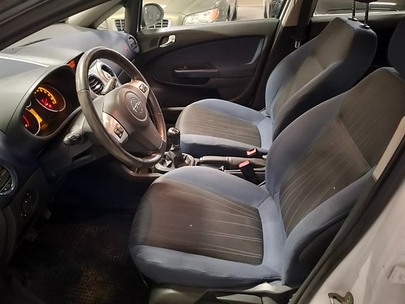 Opel Corsa 8 of 11