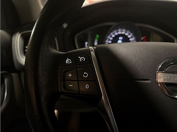 Volvo V40 10 of 22