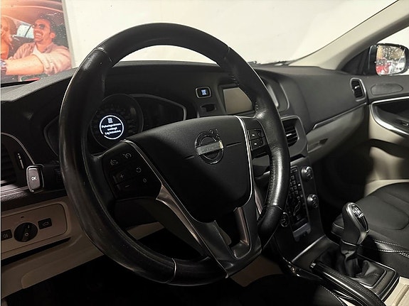 Volvo V40 9 of 22