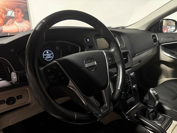 Volvo V40 9 of 22