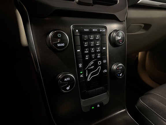 Volvo V40 15 of 22