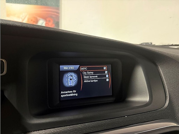 Volvo V40 16 of 22