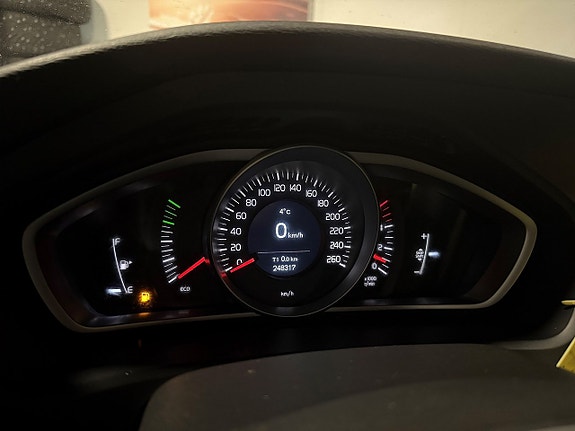 Volvo V40 11 of 22