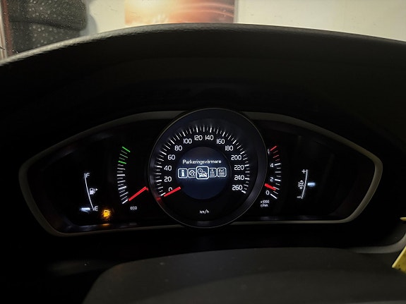 Volvo V40 13 of 22