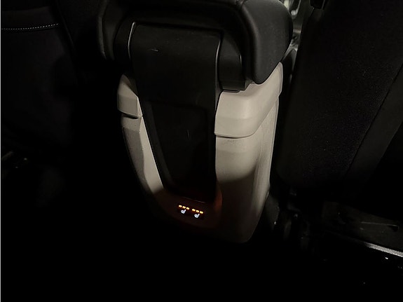 Volvo V40 19 of 22