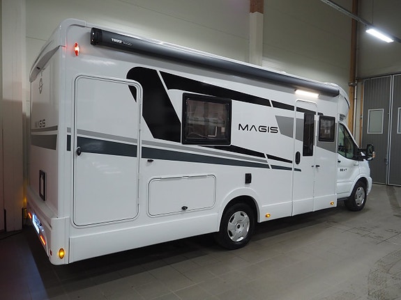 Ci Magis 82 XT Aut I ALDE I 3500kg I Låga långbäddar I Taksäng 3 of 21