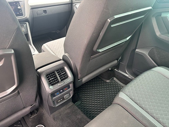 Volkswagen Tiguan 16 of 18