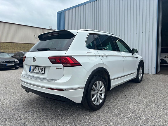 Volkswagen Tiguan 5 of 18