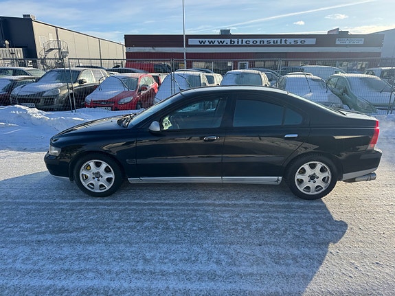 Volvo S60 4 of 5