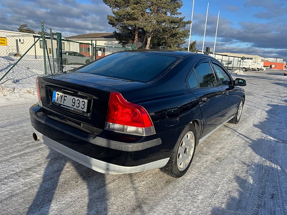 Volvo S60 8 of 27