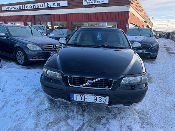 Volvo S60 2 of 5