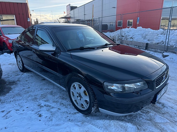 Volvo S60 3 of 5