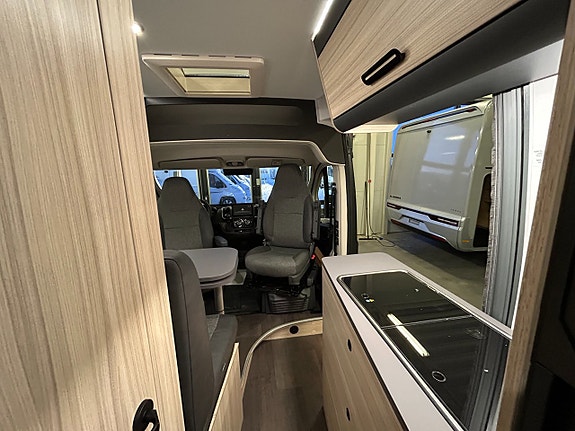 Sun Living V 65 GX /Dieselvärme / Höj & Sänkbarsäng / Automat / B-körkort/ 13 of 23