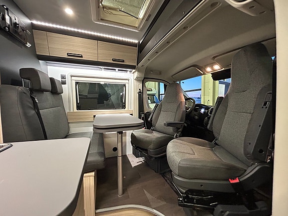 Sun Living V 65 GX /Dieselvärme / Höj & Sänkbarsäng / Automat / B-körkort/ 6 of 23
