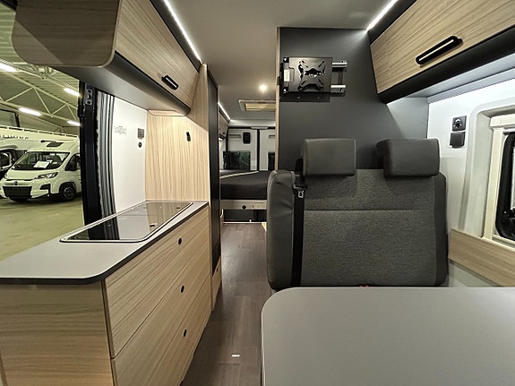 Sun Living V 65 GX /Dieselvärme / Höj & Sänkbarsäng / Automat / B-körkort/ 8 of 23