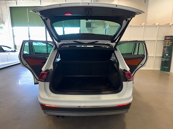 Volkswagen Tiguan 9 of 21