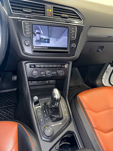 Volkswagen Tiguan 12 of 21