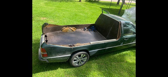Mercedes-Benz 250 D 12 of 12