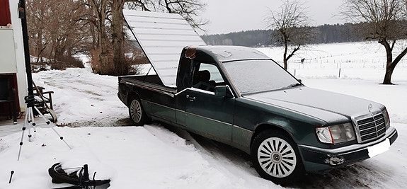 Mercedes-Benz 250 D 7 of 12
