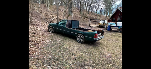 Mercedes-Benz 250 D 10 of 12