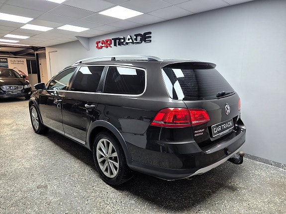 Volkswagen Passat Alltrack 4 of 5