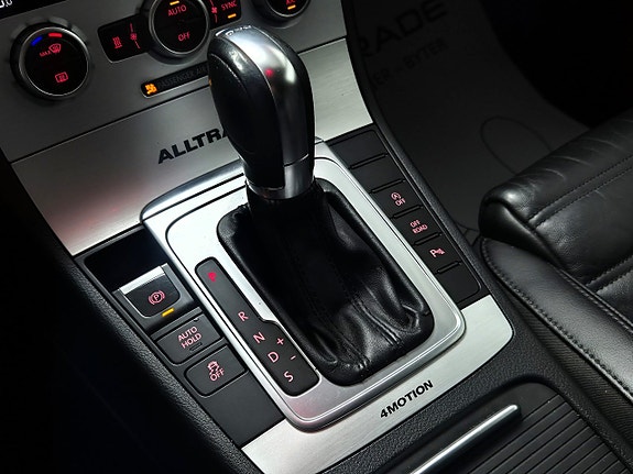 Volkswagen Passat Alltrack 20 of 26