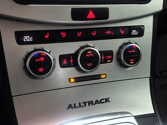 Volkswagen Passat Alltrack 19 of 26