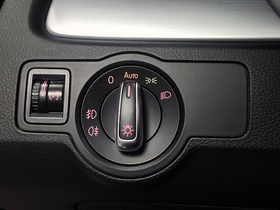 Volkswagen Passat Alltrack 13 of 26