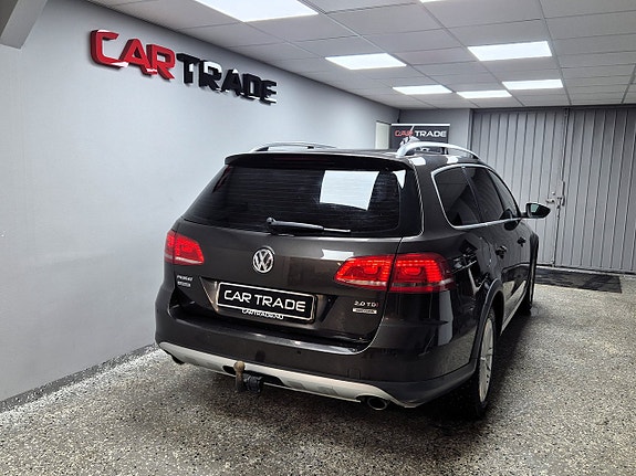 Volkswagen Passat Alltrack 6 of 26
