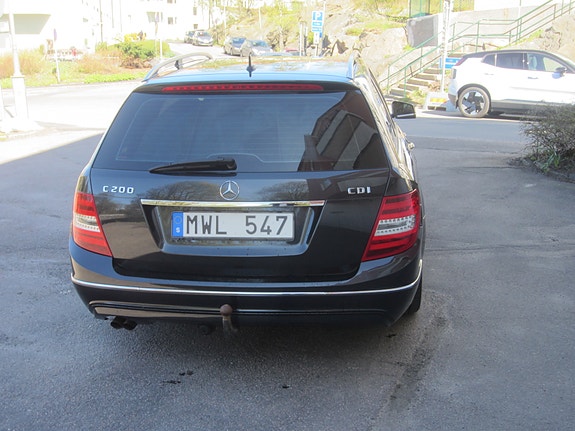 Mercedes-Benz C200 8 of 11