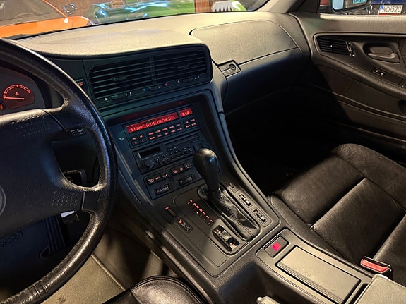 BMW 850i 22 of 28