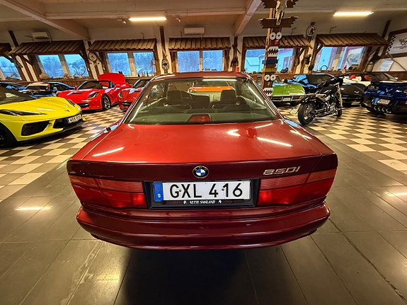 BMW 850i 9 of 28