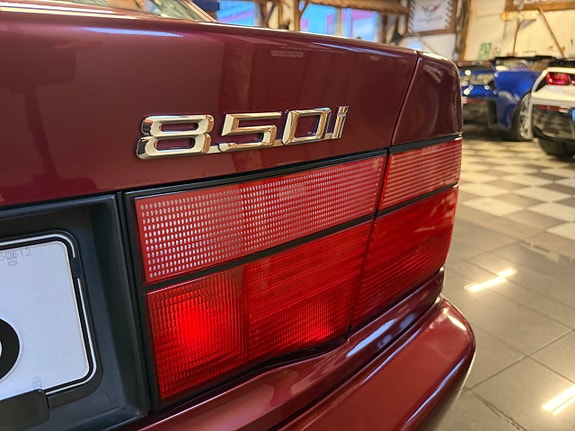 BMW 850i 14 of 28